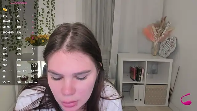 MillyBrown_ webcam