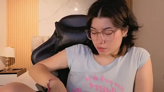 alkivamoon webcam