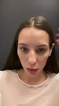 ElaraTiara webcam