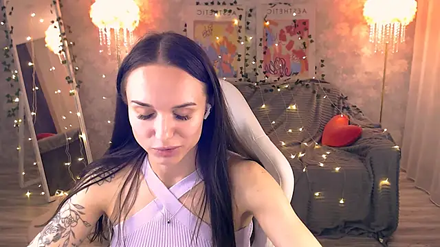 NicoleMerz webcam