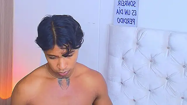 cassian_gold webcam