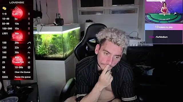 Rayzel_White webcam