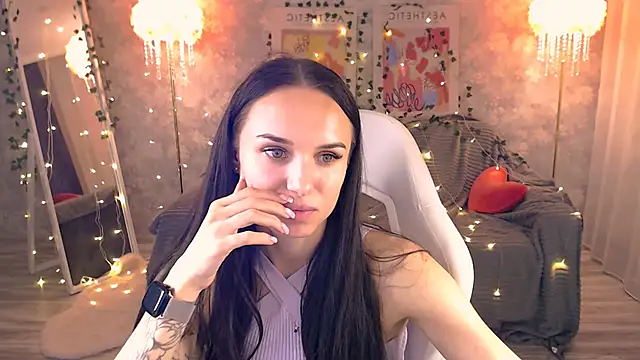 NicoleMerz webcam