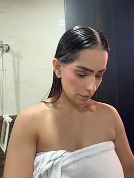 Mau_White webcam