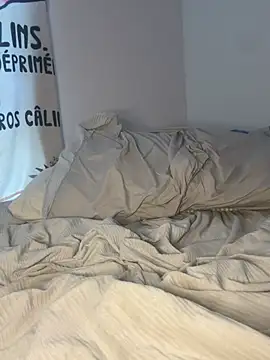 elliepixie live cam on StripChat