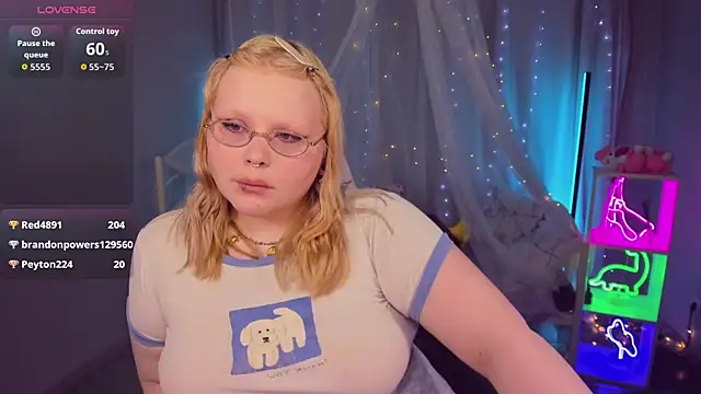 LottieReed live cam on StripChat