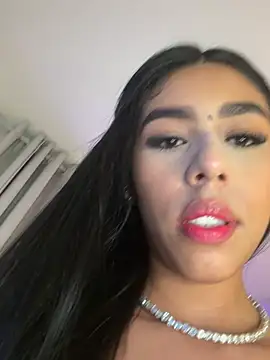 rossie_blooms (F teen) - warm me up a little...👄😏