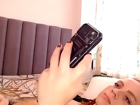 saara_johnson496 webcam