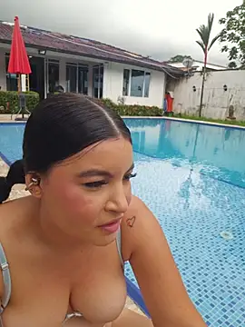 Pretty_Julieta live cam on StripChat