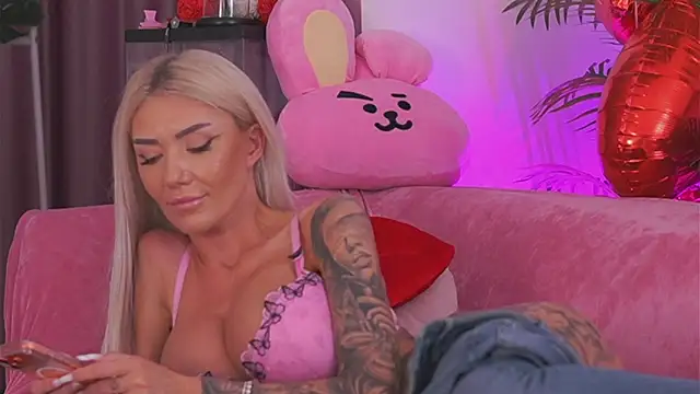 fallingangel live cam on StripChat