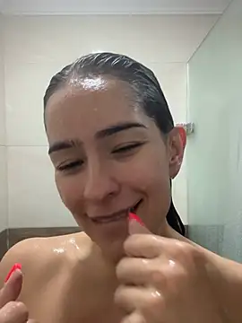 Mau_White live cam on StripChat
