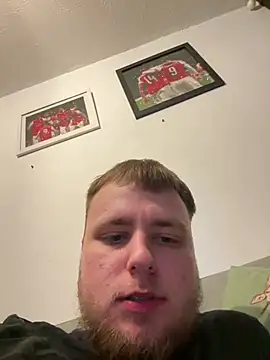 BigDickLiam12 live cam on StripChat