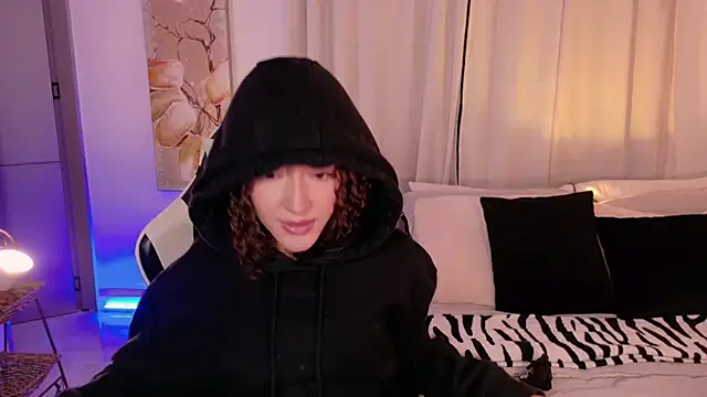 ChloeMoreti live cam on StripChat