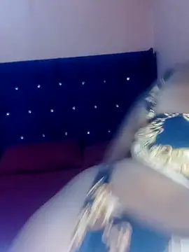 luciouslips00 (F young) - Shake ass