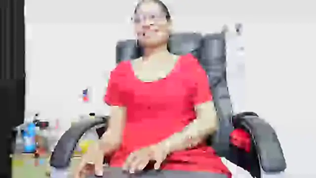 Aries_Mature webcam