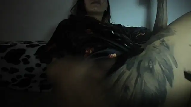 mariecam420 live cam on StripChat