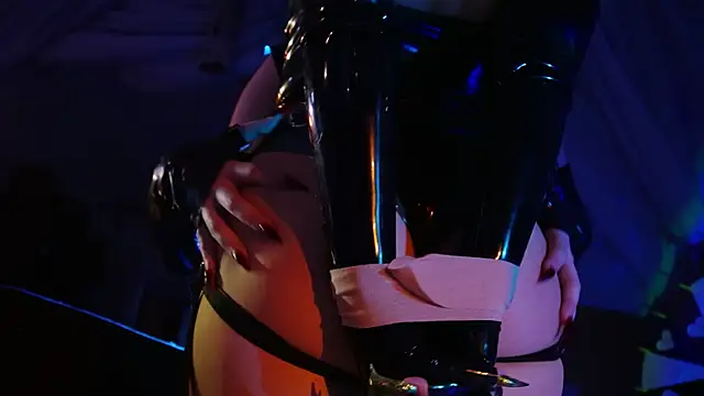 scarlett_wanner (G young) - bottle of champagne!!!