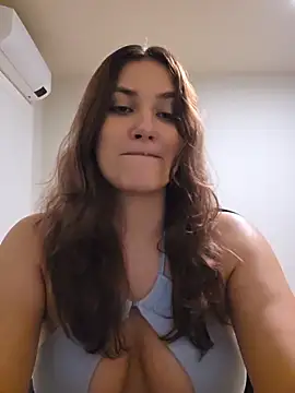 MiaRides19 live cam on StripChat