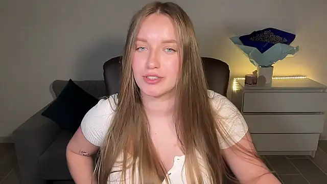 EvaMaddison live cam on StripChat