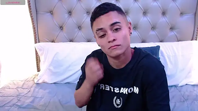 Liiamthompson webcam