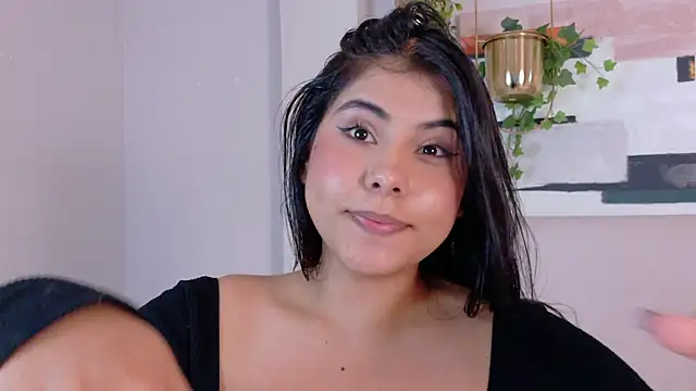 VioletBloomm webcam