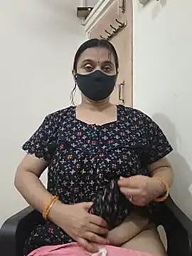 HeartlessGirl webcam