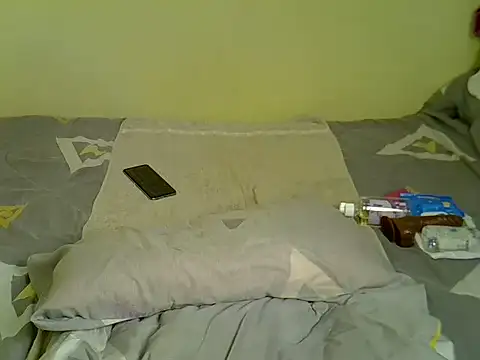 Pearl_petite webcam