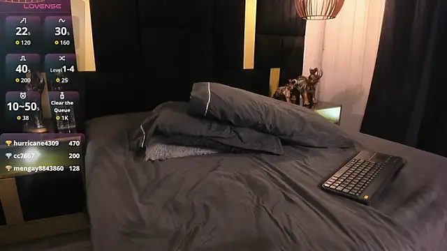 Lucio__Fox live cam on StripChat