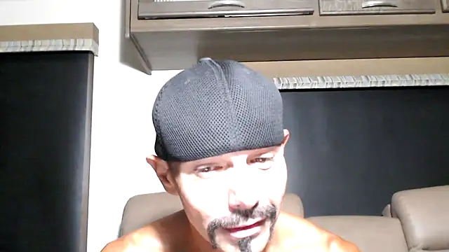 ThickD2C live cam on StripChat
