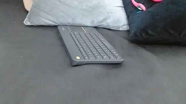 chanel_grant webcam