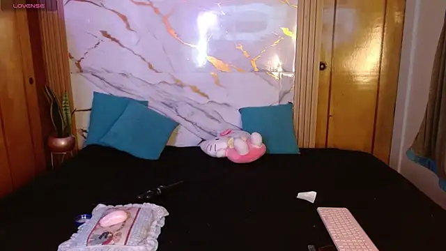 kittycatw - Kittycatw's free webcam - UK Sex Cams