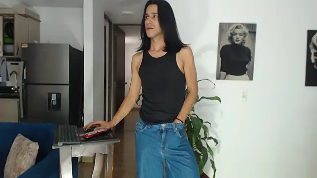 Ferotic_SexAddict webcam