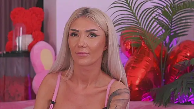 fallingangel - Fallingangel's free webcam - UK Sex Cams