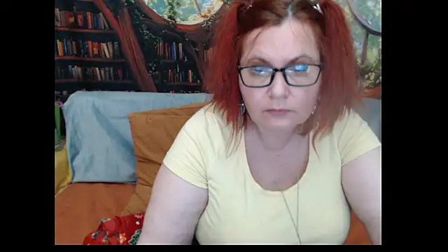 PlayfullMature webcam