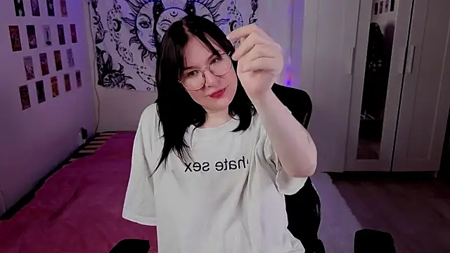 MyNameIsLilith webcam