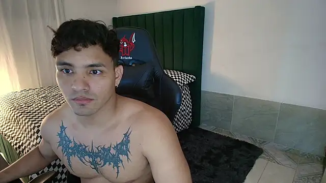 man_dur07 live cam on StripChat