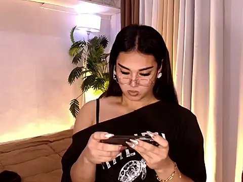 magnificent_kitana webcam