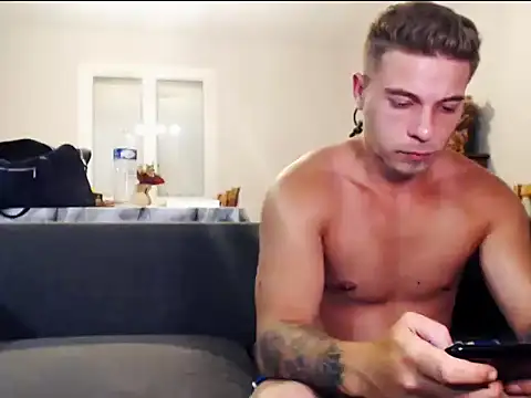 Elkafit28 live cam on StripChat