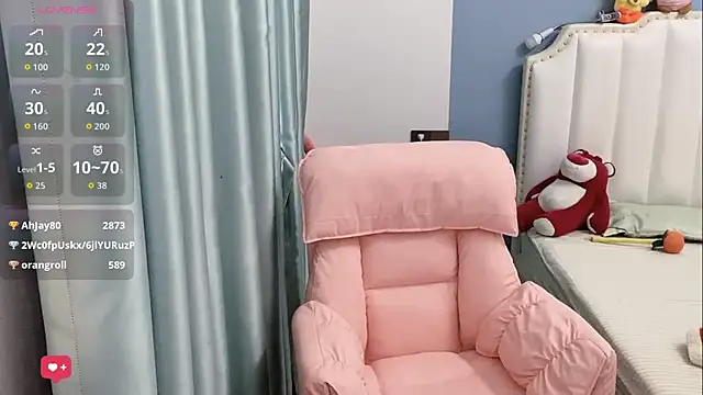Luna-666 live cam on StripChat