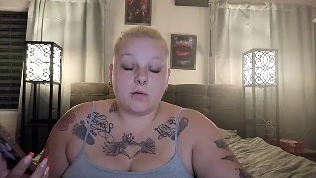 Lady_Peggi webcam