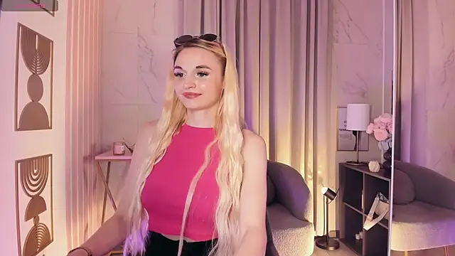 Mila__Lux webcam