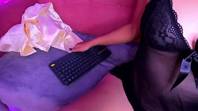 LunaRossie_ webcam