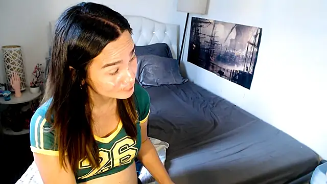 NinaDOM4CUM webcam