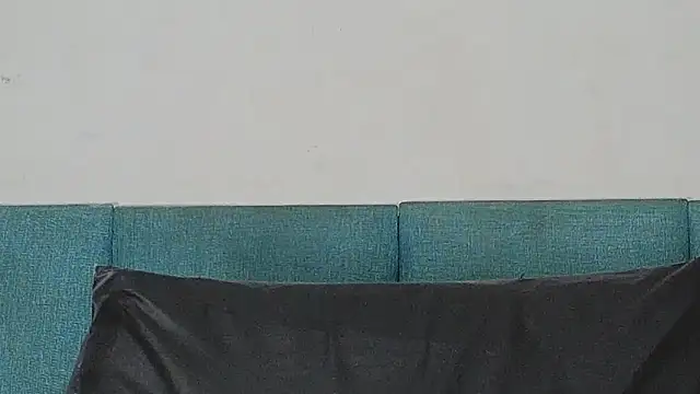 chirlleyy live cam on StripChat