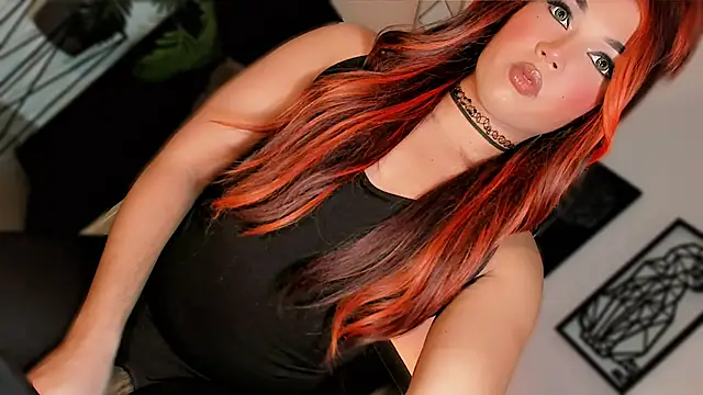 misstreslatin live cam on StripChat