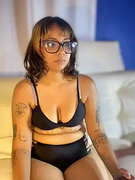 LeylaKnox webcam