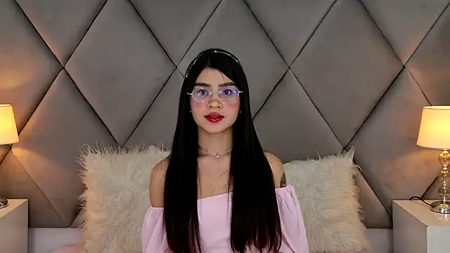OliviaDiaz live cam on StripChat