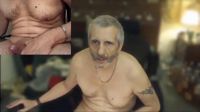 maxdaddy690 live cam on StripChat