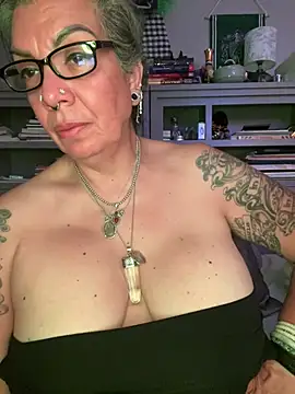 dieseldame1313 webcam