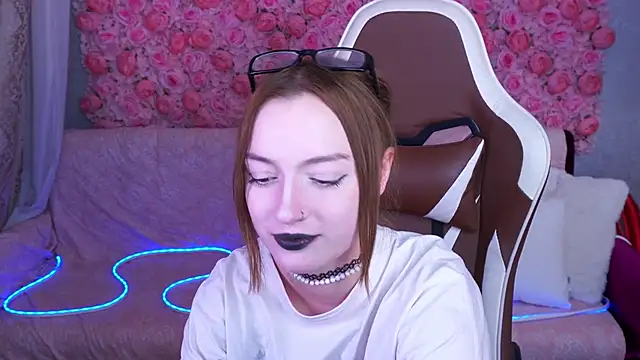 LizzaMoonn webcam